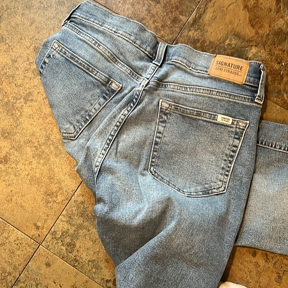 Levi High Waisted Straight Jeans - Picture 4 of 4